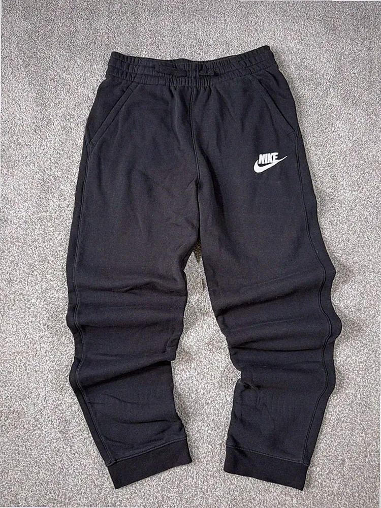 Nike Jungen Schwarz Fleece Jogginghose Jugend XL 158-170cm Slim Tapered Trainingshose