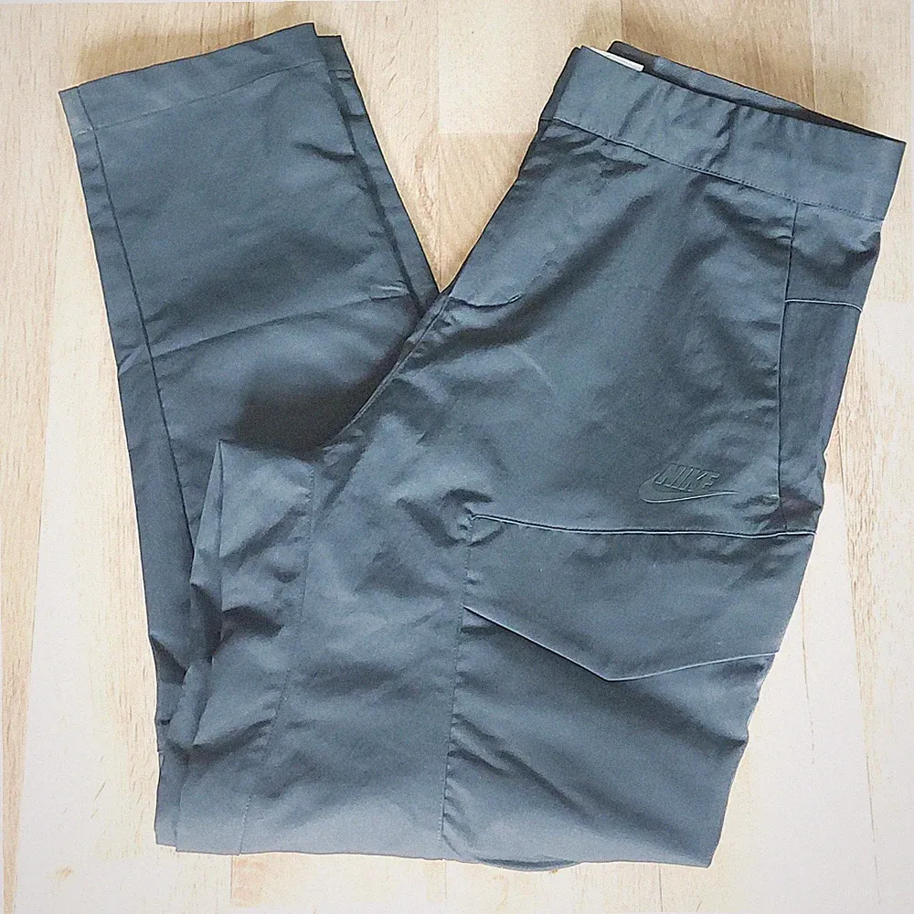 Nike - lange Hose - Schwarz - Gr. 28