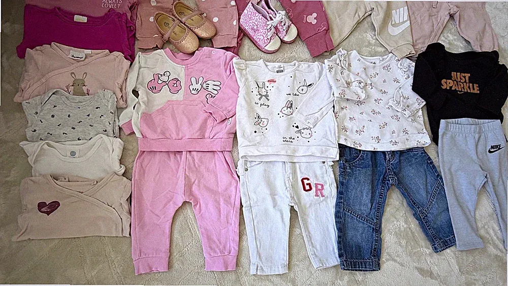 Nike Mädchen Outfit-Set Gr. 74 Hoodie Jogginghose Jeans Leggings Logo mehrfarbig