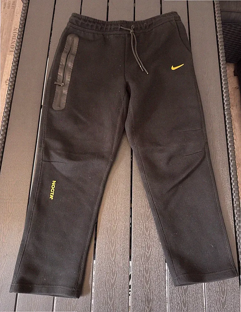 Nike NOCTA Herren Jogginghose Schwarz/Gelb S Fleece Tapered