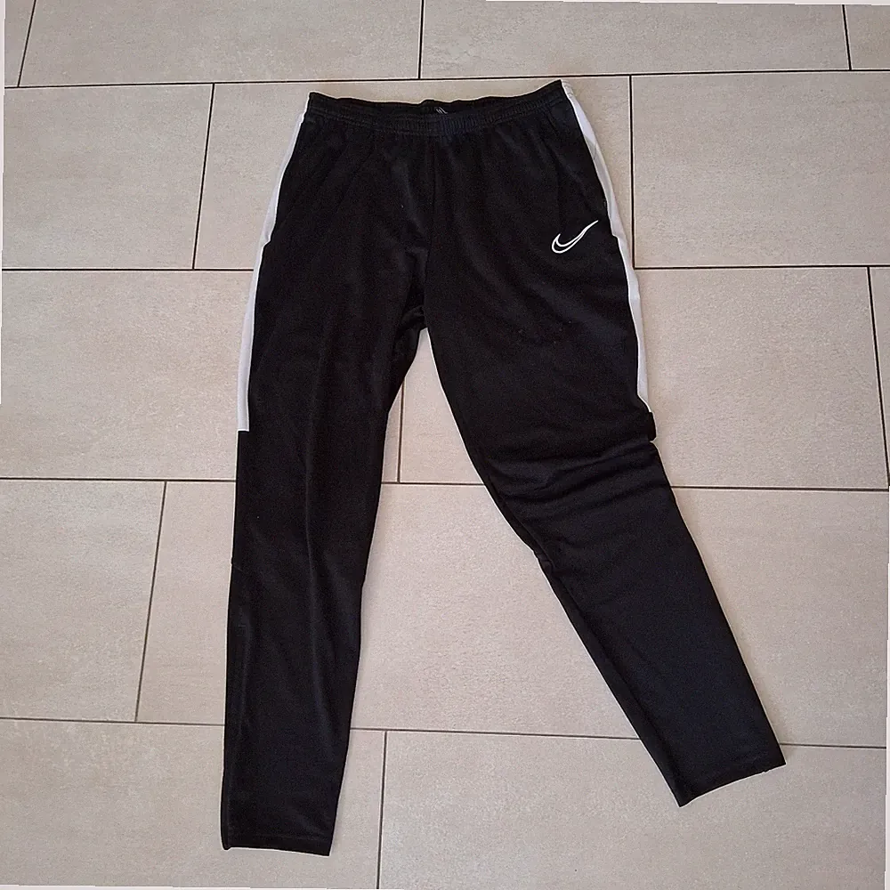 Nike Sporthose L Herren Trainingshose Jogginghose Schwarz Sport Hose Jeans