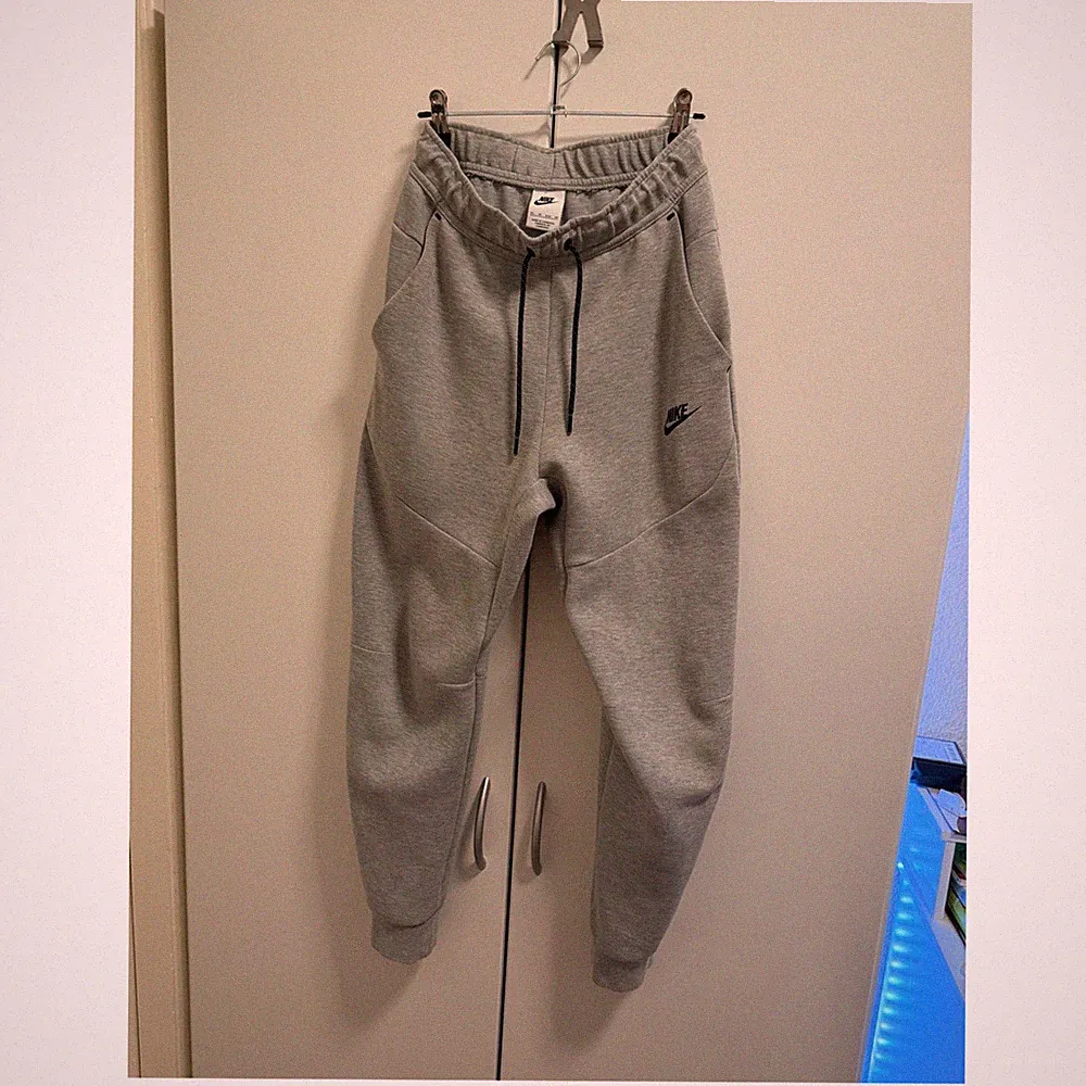 Nike Tech Fleece Herren Jogginghose Grau XS Tapered mit Kordelzug