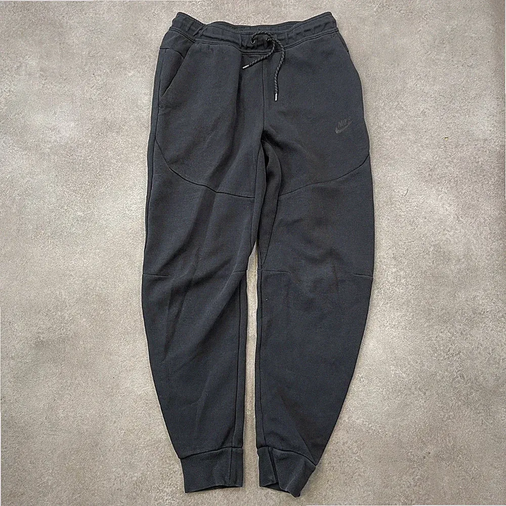 Nike Tech Fleece Jogginghose Herren Small Tapered Zip Pocket Sweatpants, Schwarz