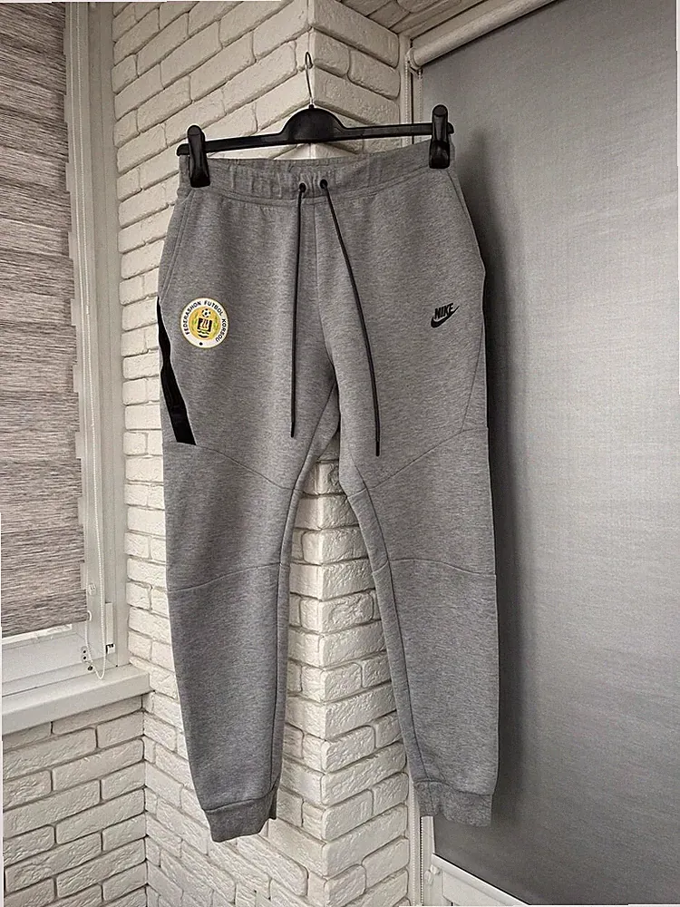 Nike Tech Fleece Slim Fit Jogginghose Sweatpants Heather Grey Herren Größe M...
