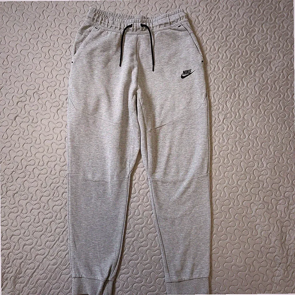 Nike Tech Fleece Youth Kids Jogging Pants / Size : 158-170 Cm (13-15yrs)/grey