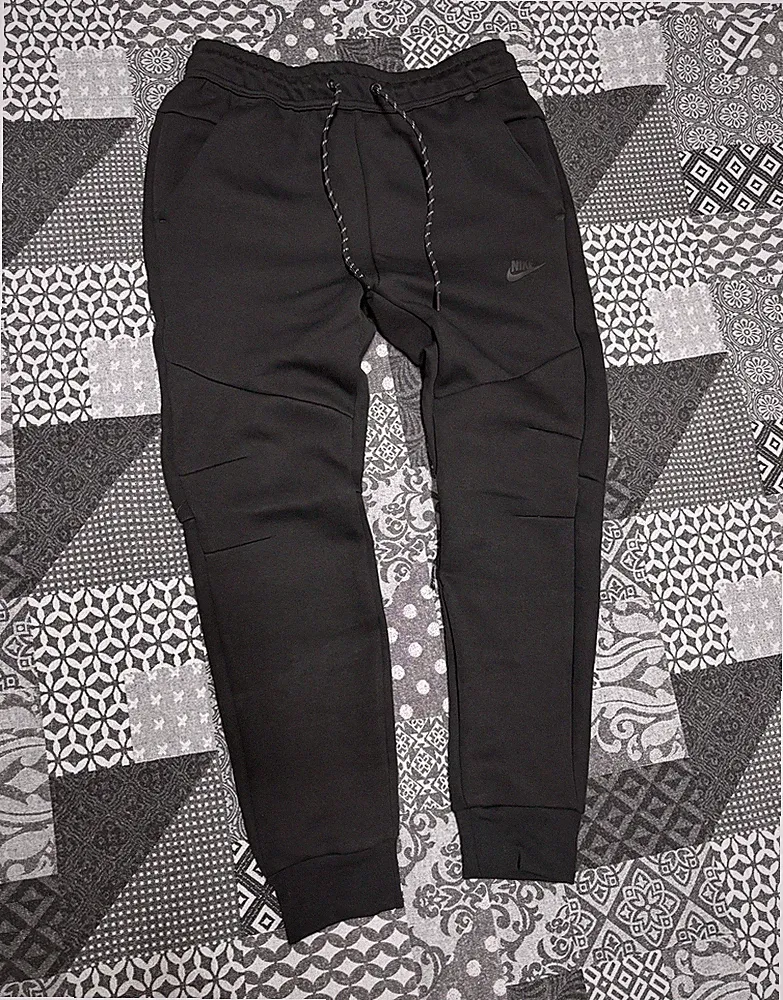 Nike tech Herren Jogginghose S Schwarz Polyester Fleece elastischer Bund Taschen