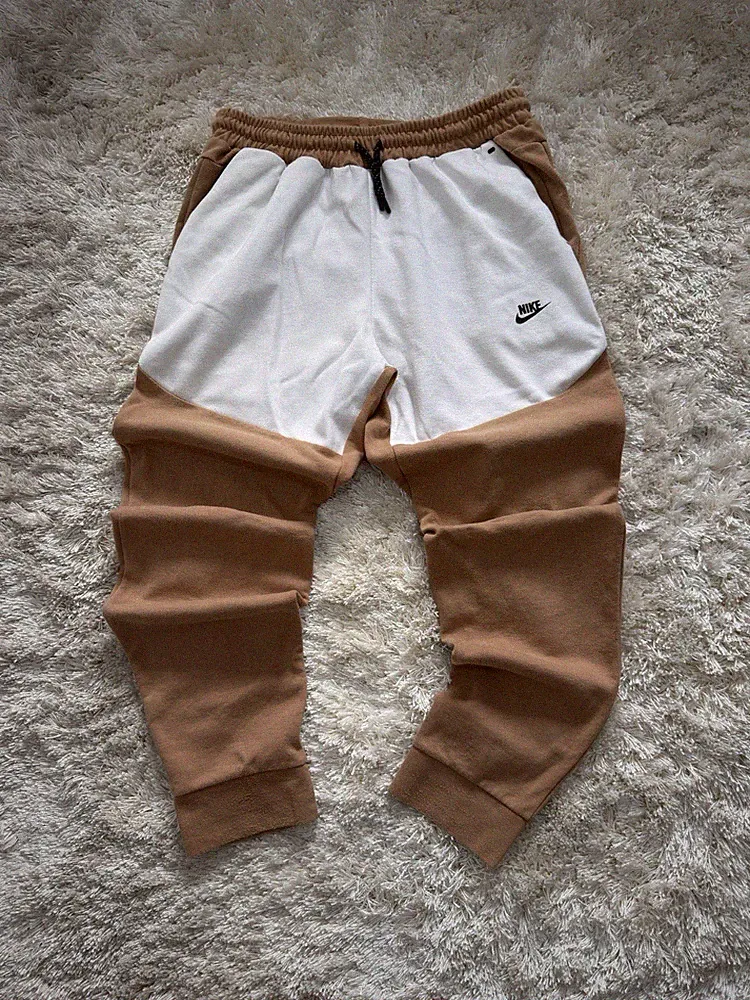 Nike Techfleece Jogginghose Herren Größe XXL CU4495-208 Sandelholz/Beige/Schwarz