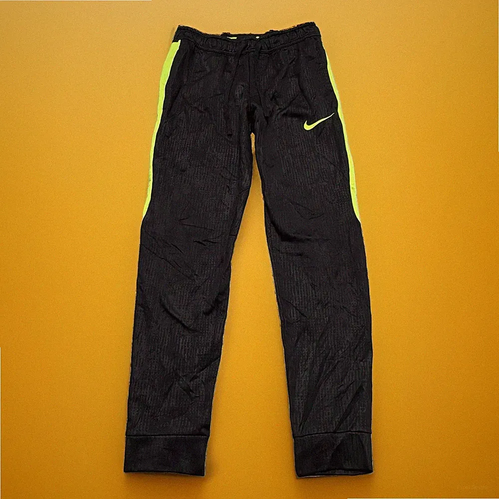 Nike Therma-Fit Herren Trainingshose Jogginghose Sporthose Gr. S #EE7-35