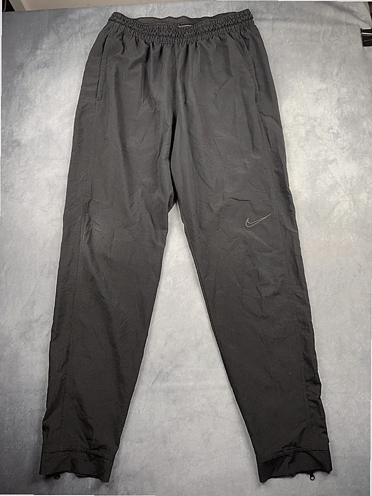 Nike Track Pants / Jogginghose / Trainingshose Gr. L Schwarz