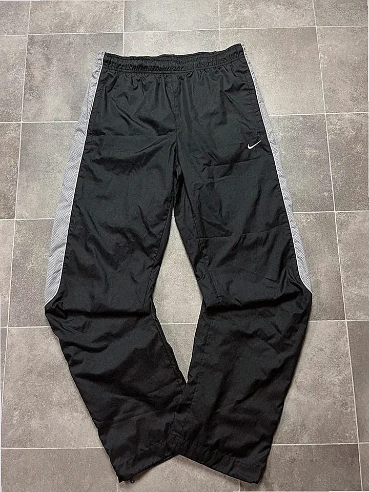 Nike Trackpants vintage baggy Jogger Jogginghose Sport schwarz/grau Größe S