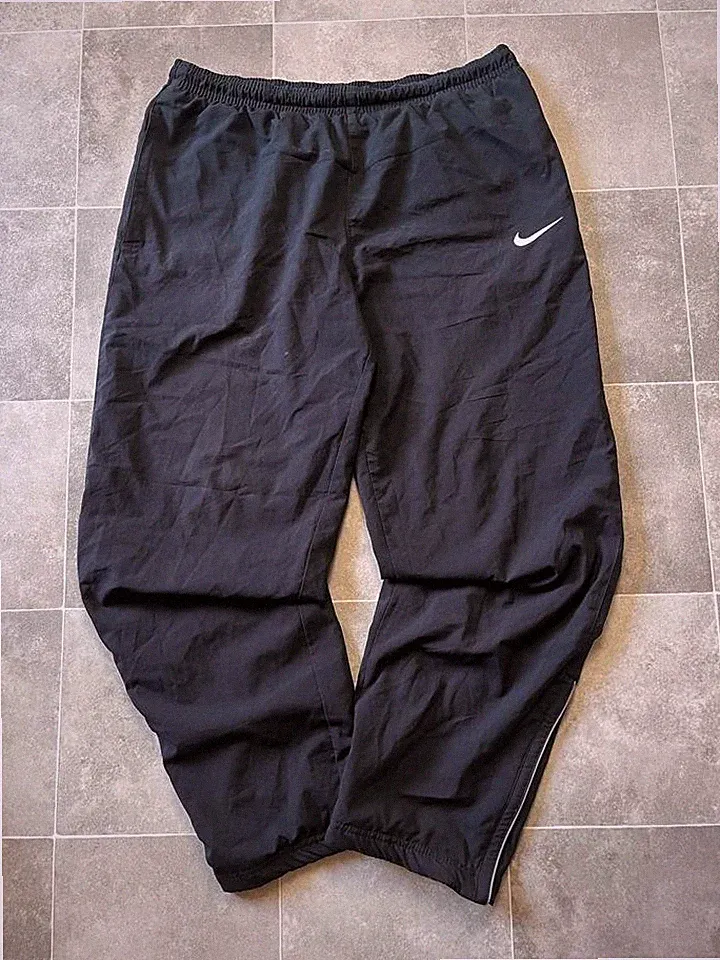 Nike Trackpants vintage baggy Jogger schwarz/weiß Jogginghose Herren Größe XL