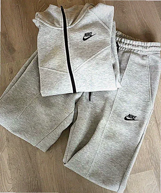 Nike Trainingsanzug 2-teilig grau Fleece Hoodie Zip + Hose , Taschen