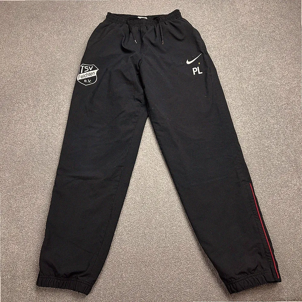 Nike Trainingshose Erwachsene klein schwarz Swoosh Y2K Sport Hip Hop Baggy Jogginghose Herren*
