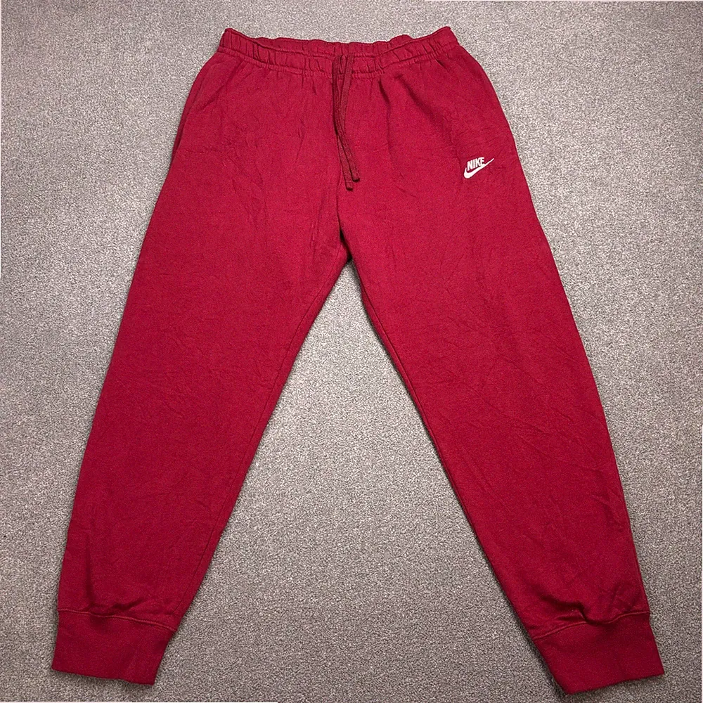 Nike Trainingshose Erwachsene Large rot Swoosh Y2K Fleece Sport Baggy Jogginghose Herren