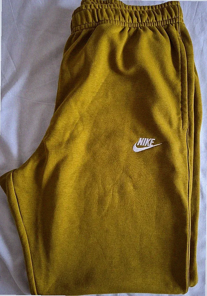 Nike Trainingshose Jogginghose Sporthose Gr. L Goldgelb Neu mit Etikett