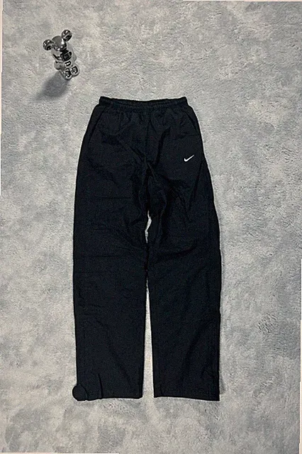 Nike Vintage Trackpants Schwarz S 90s Nylon Swoosh Jogger Trainingshose Y2K
