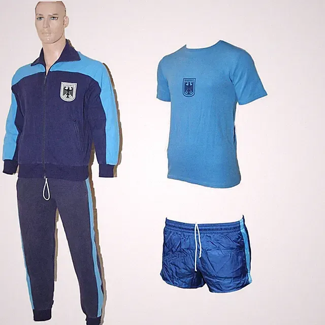 Original BW Sportanzug – Trainingsjacke, Hose & Hemd für Jogging & Sport
