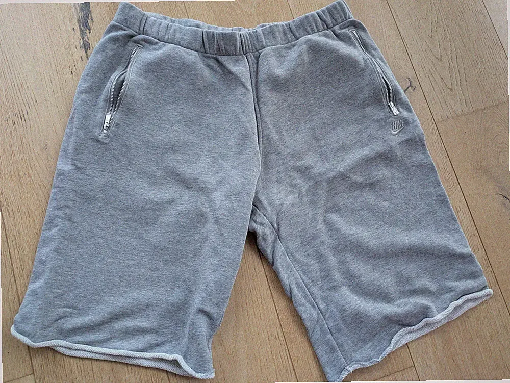 original Nike Sportswear Shorts, kurze Hose Herren Gr. L grey, grau Jogginghose