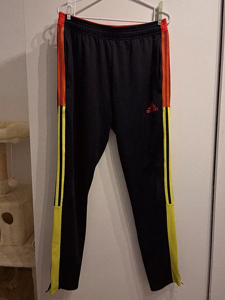 Originale Adidas Jogginghose Größe M In Schwarz Mit Orange/Gelben Streifen