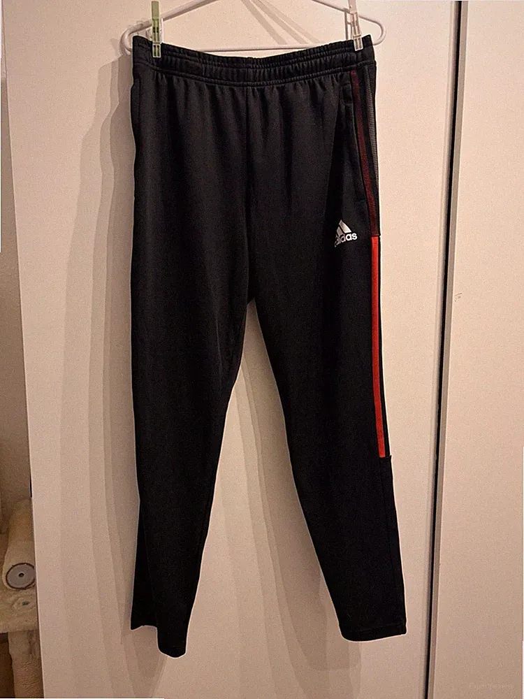 Originale Adidas Jogginghose Größe M Mit Roten Streifen An Der Seite