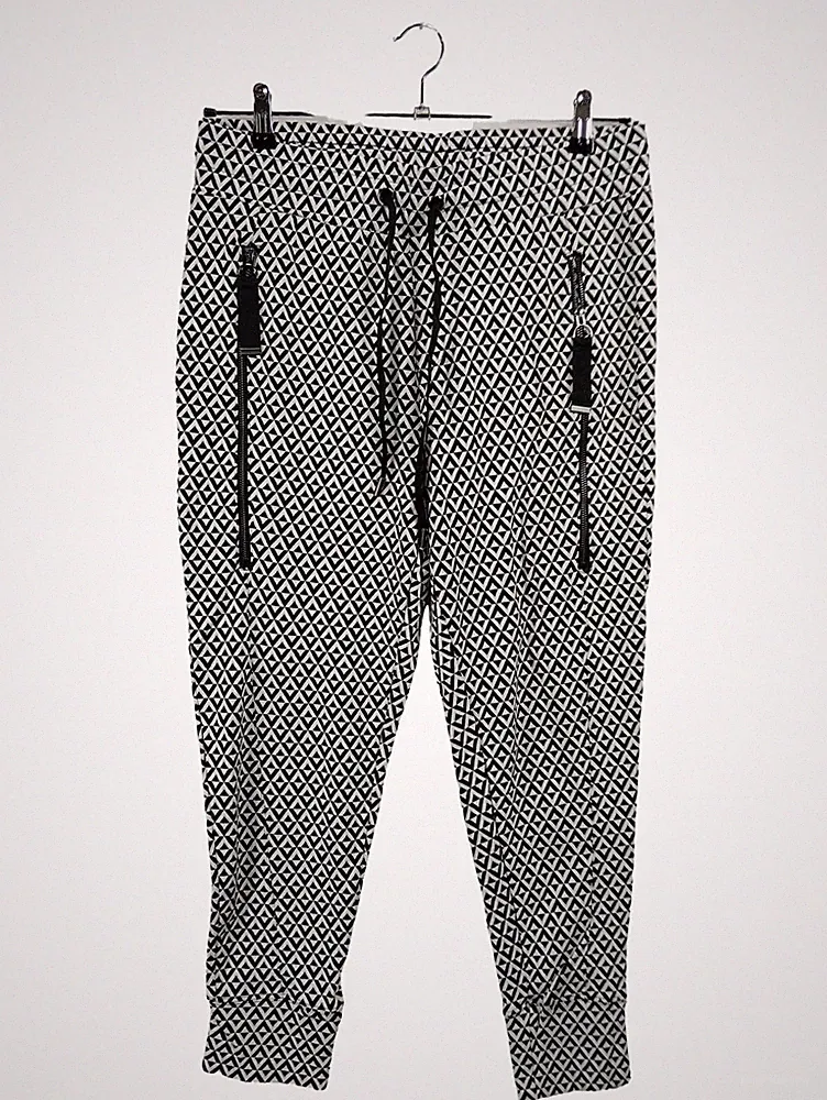 Pageone Jogginghose Gr. 40 Schwarz Geometrisches Muster