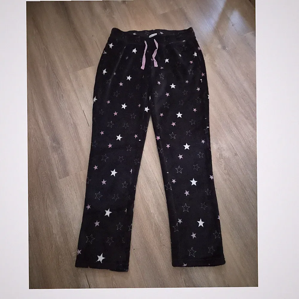 Plüsch Strech - Jogginghose Sternenmuster Schwarz - Gr. 44 / 46