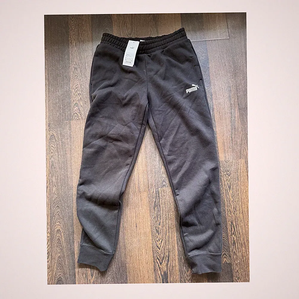 PUMA ESS No. 1 Logo Sweatpants Jogginghose Herren S Schwarz 682448 01