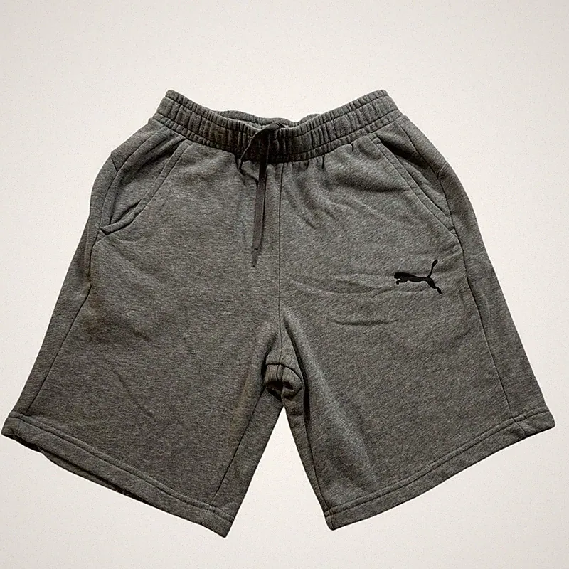Puma Herren grau Jogginghose Jogger Shorts Gr. Medium Freizeit Sport Loungewear