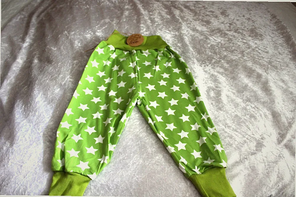 Pumphose-Jogginghose-Handmade-Gr 80-86-92 Kindergartenhose-mitwachshose-sterne