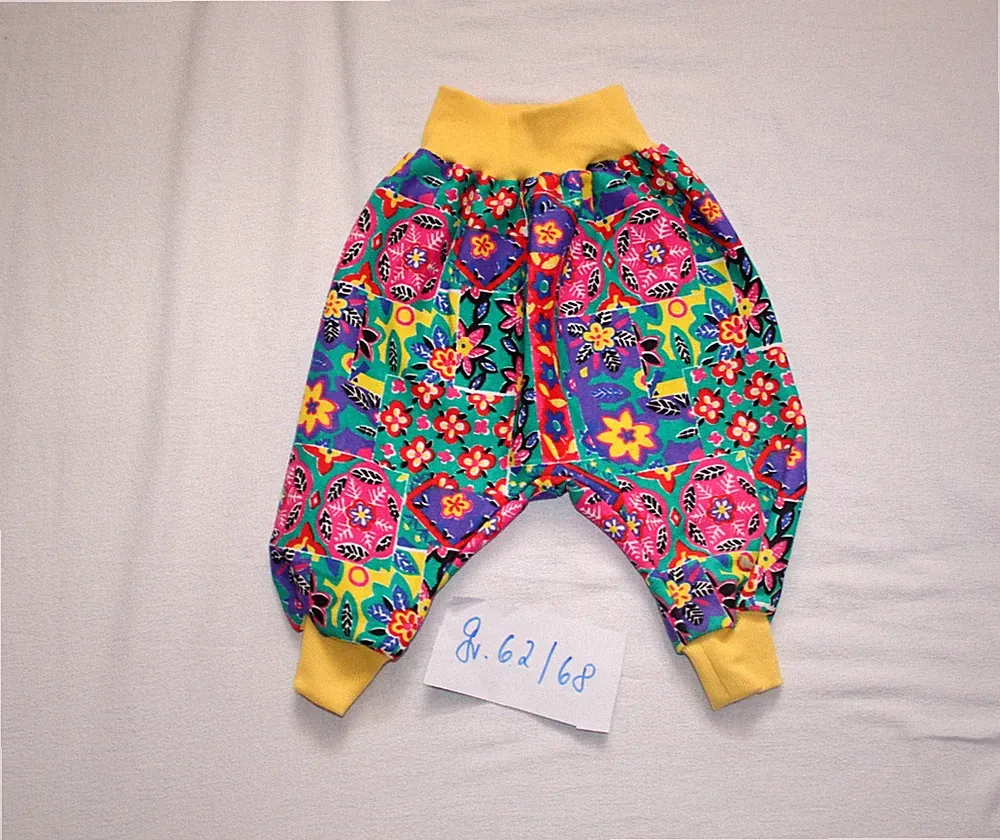 Pumphose Jogginghose Sporthose Gr 62/68 Handarbeit verschiedene Muster