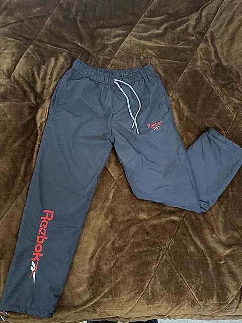 Reebok Fleece Joggers – Like New! (Fits M)