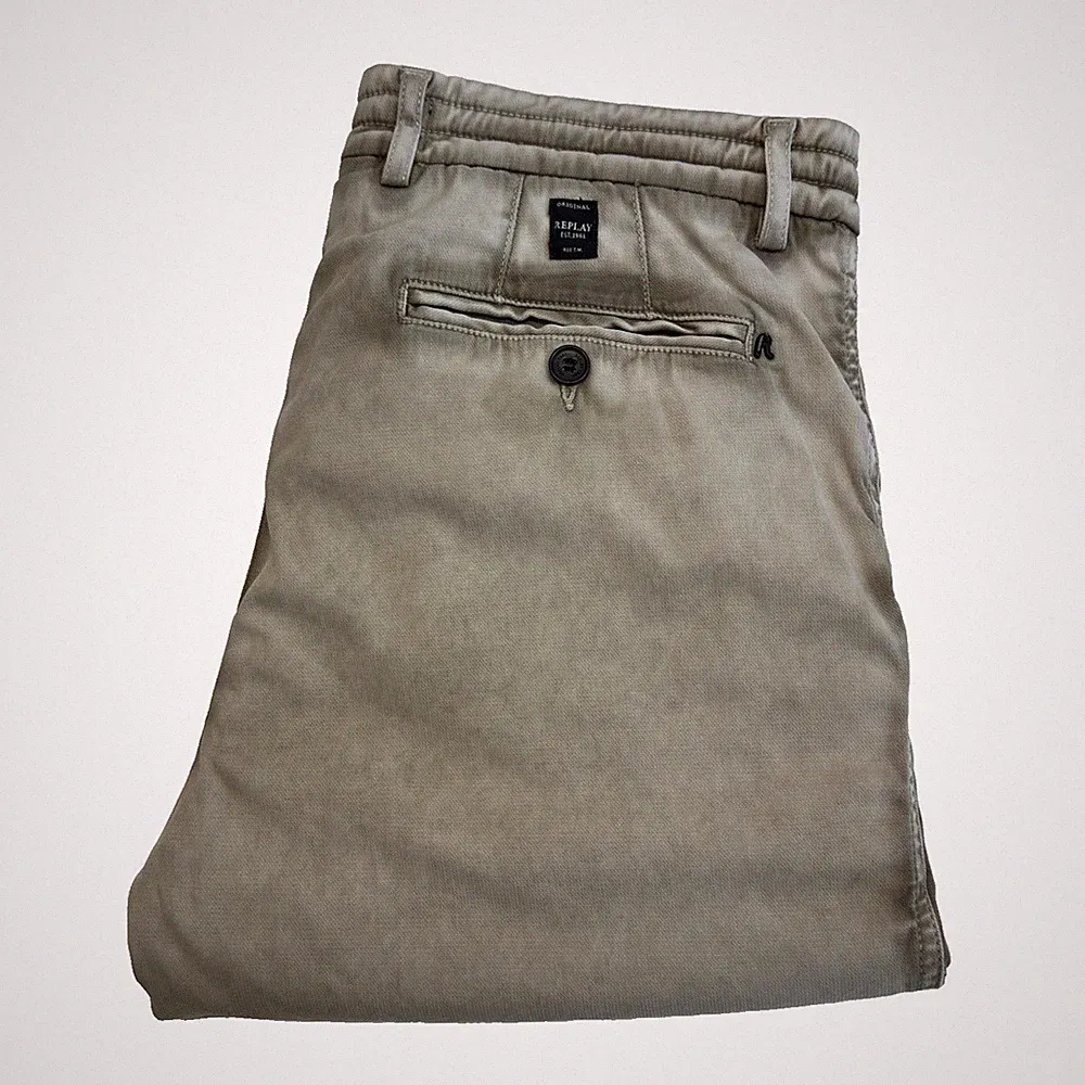 Replay M9573 Jogginghose Herren Hose W30 L29 Beige Stretch Slim Hybrid Jeans