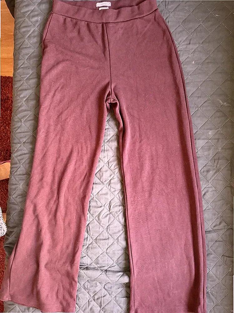 RESERVED Damen Hose Jogginghose lila gerades Bein Gr. M elastischer Bund