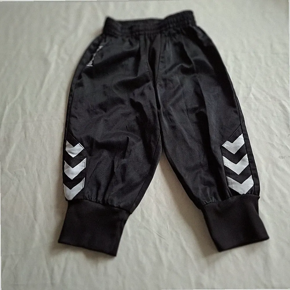 schwarze Hummel Jogginghose / Trainingshose in Gr. 140