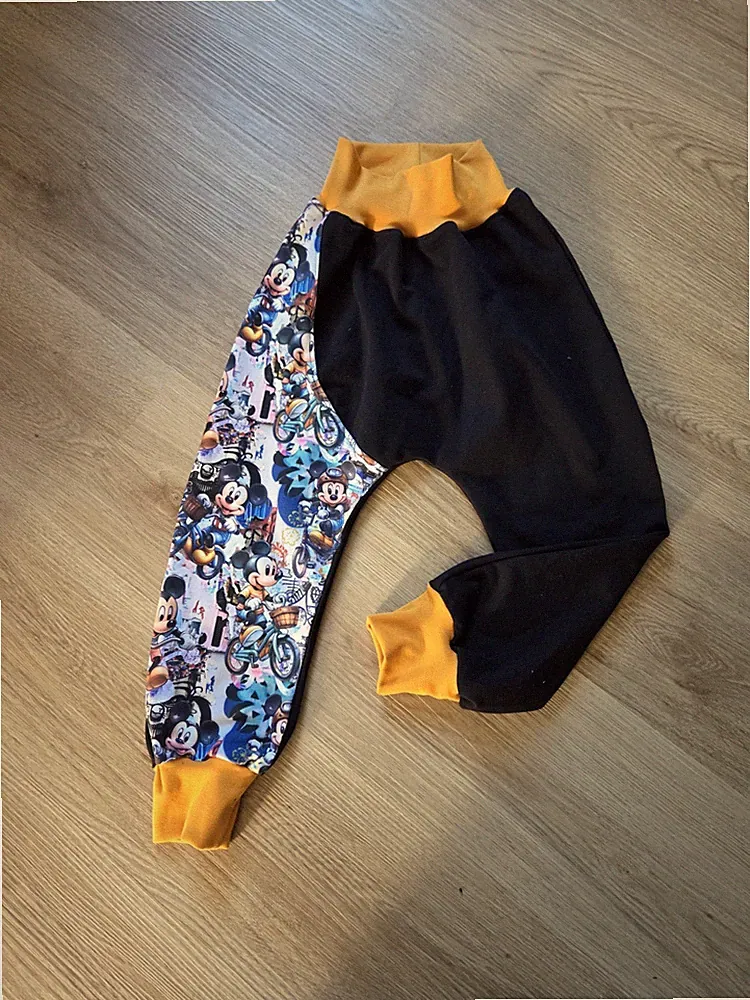 schwarze Jogginghose Gr.110/116,neu,Handmade,Sweat,Micky,Freizeit ,Spielen