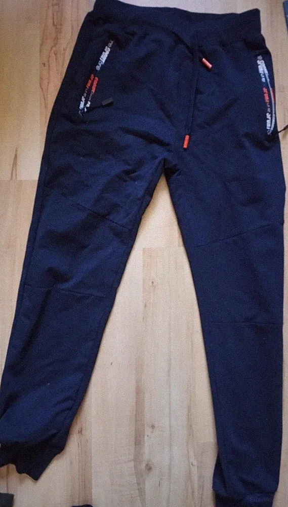 Schwarze Jogginghose Herren XS Tapered Regular mit Taschen und Zugbandverschluss