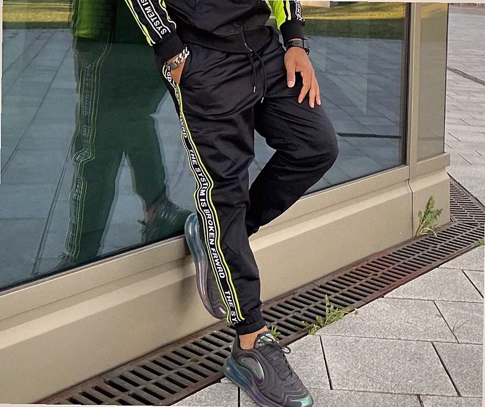 Sinners Attire Herren Jogginghose L Schwarz/Neon-Grün mit Logo-Tape-Band