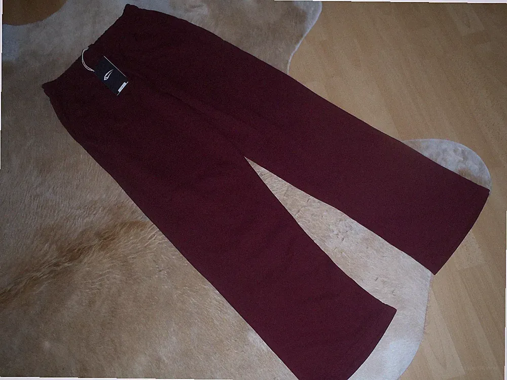 Smilodox Damen Jogginghose Gr.XS weinrot gerades Bein Secondhand ansehen!!
