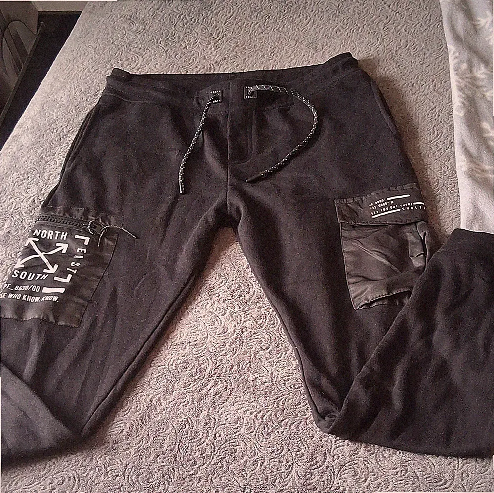 sublevel Herren Jogginghose S schwarz Cargo-Taschen Kordelzug Logo Neu