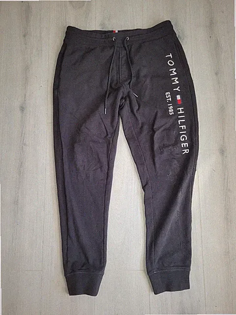 Tommy Hilfiger Joggers – Stylish Black Sweatpants – Men’s Casual Wear