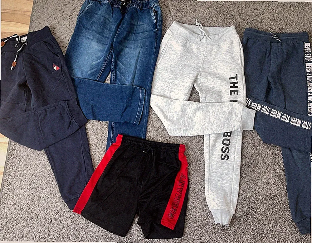 Trainingshosen Jeans Kurze Hose Gr. 134 140