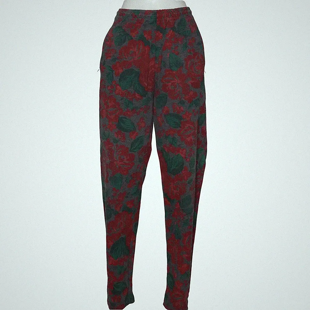 Trigema, Jogginghose, Größe: L, Grau/Rot/Grün, Baumwolle/Viskose, Blumen #fjp