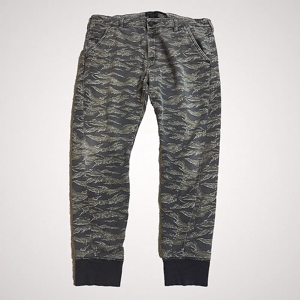 True Religion Mens Sweat Pants Jogger Runner 40 Camo Military Jeans Drawstring