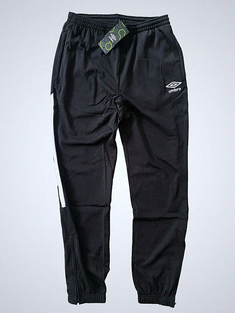 Umbro Trainingshose Gr. S / M Sporthose Schwarz Jogginghose pants Hose Sport