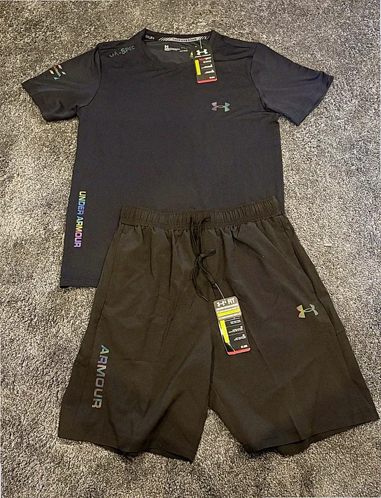 Under Armour Herren 2-teiliges Set T-Shirt & Hose Schwarz Gr. M Logo