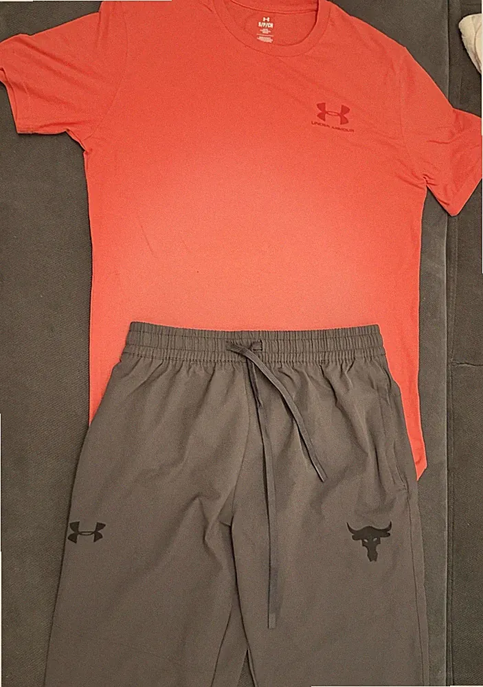Under Armour Herren Jogginghose grau Gr. M, elastischer Bund, Bindeverschluss