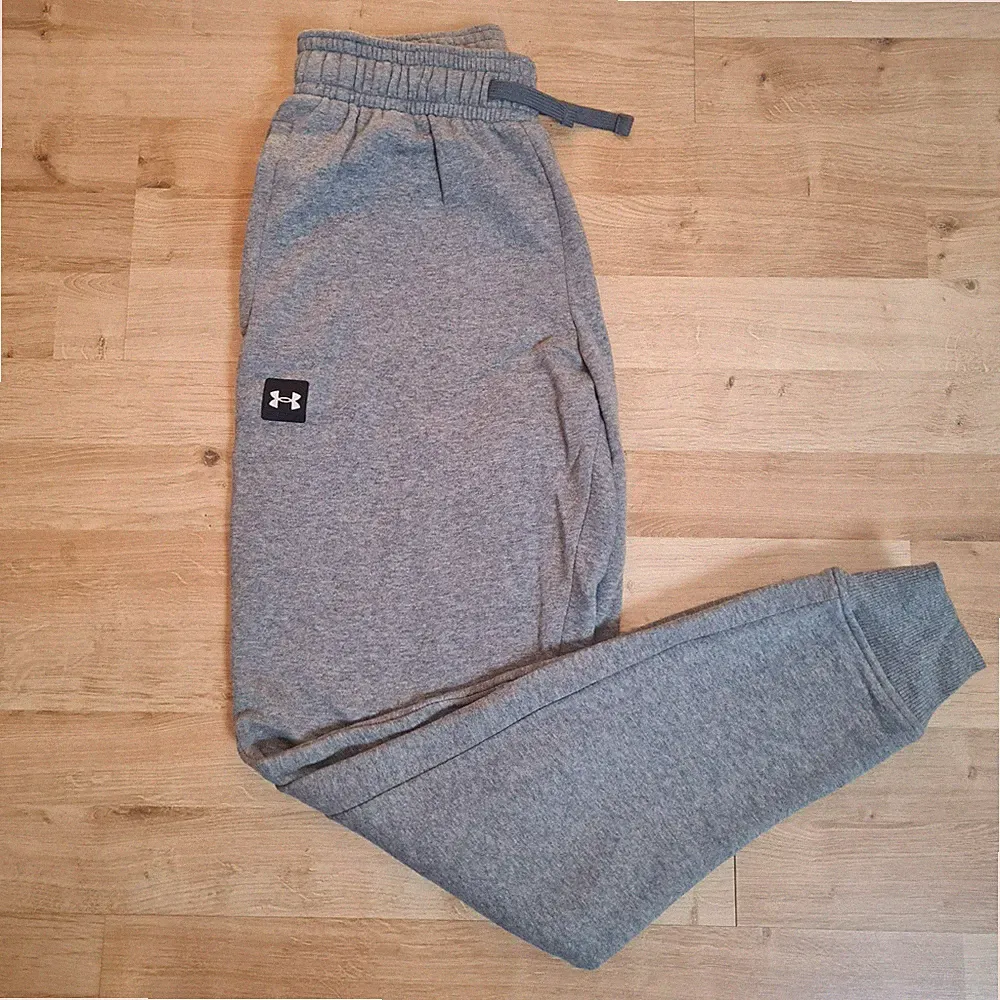 Under Armour Herren Trainingshose Hose Jogginghose Loose Small Hellgrau Erwac...