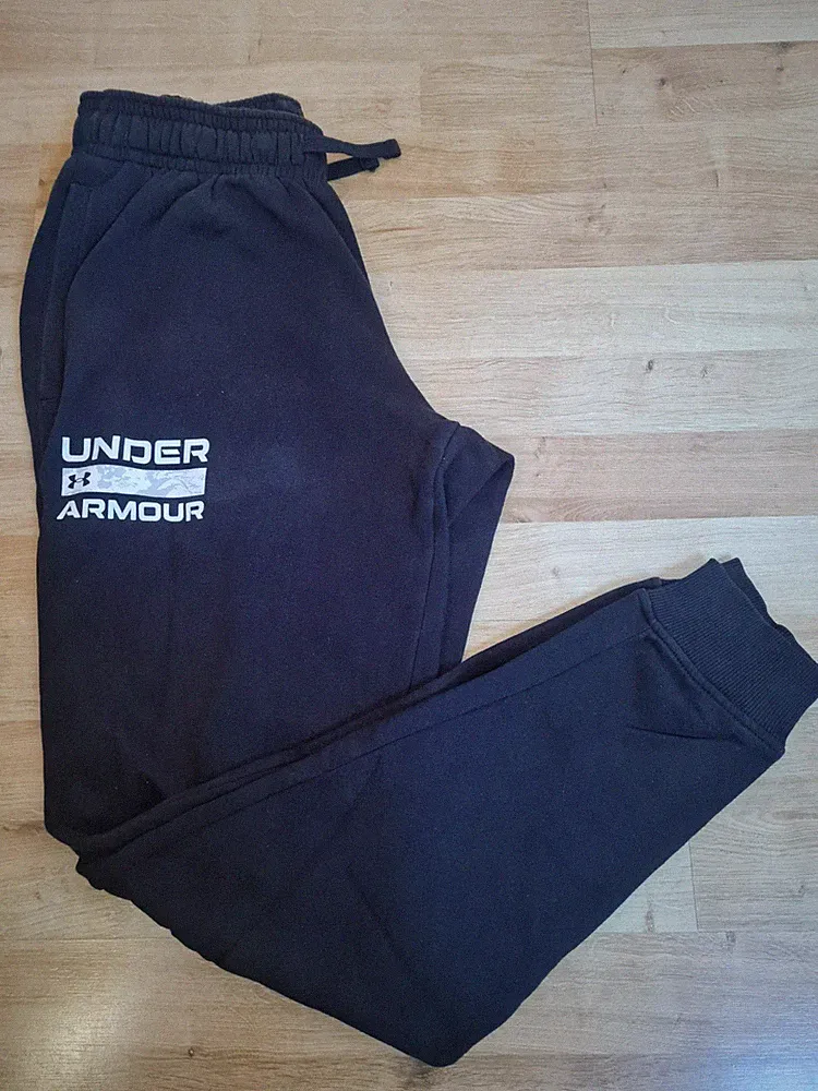 Under Armour Herren Trainingshose Hose Jogginghose Loose Small Schwarz