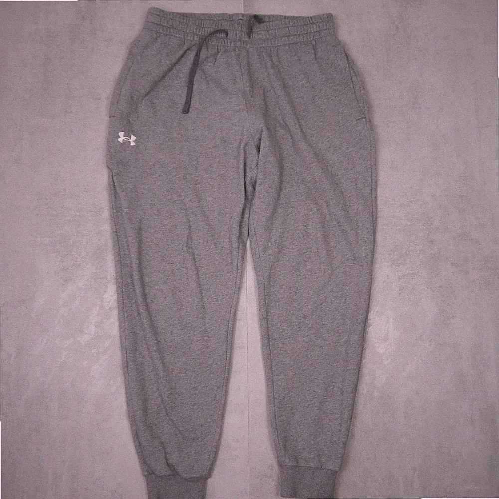 Under Armour Rival Fleece Jogginghose Herren L Grau Regular Fit Sportwear Logo