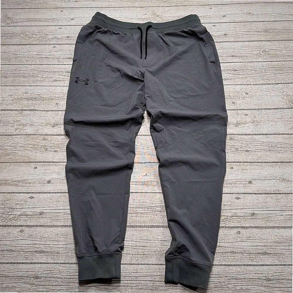 Under Armour Sweatpants Men's XL Gray Tapered Leg Stretch Athletic Training Gym